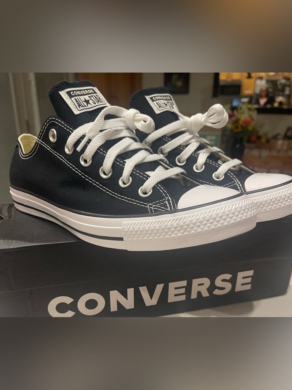 Converse Chuck Taylor All Star Low Top Sneakers W10 M8 Black/White NIB!